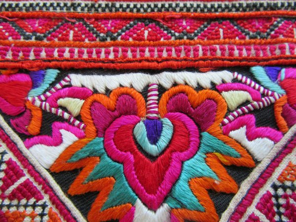 Miao Embroidery Style - it&itself