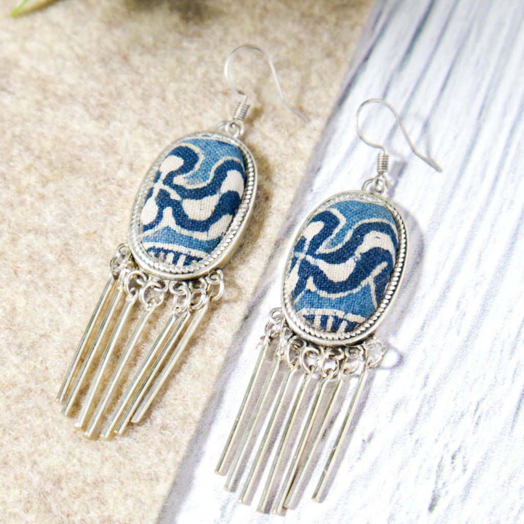 #product_nClassic Hand Dyed Batik Handmade Miao Silver Earringsame# - it&itself