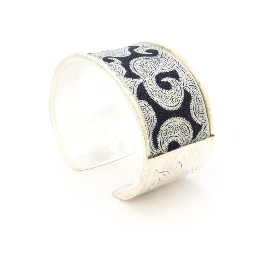 #product_nAntique Hand Drawn & Dyed Batik Fabric Silver Banglesame# - it&itself