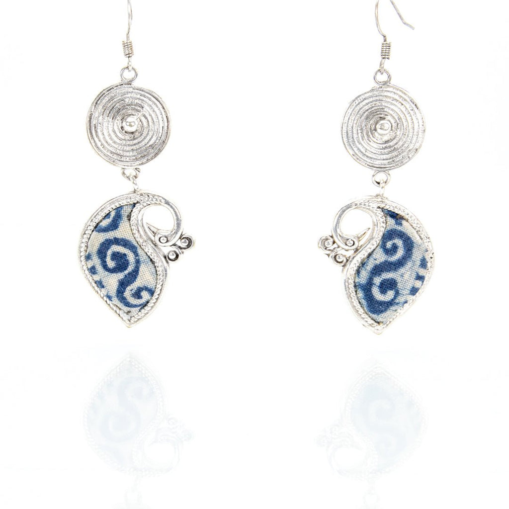 #product_nClassic Hand Dyed Batik Handmade Miao Silver Earringsame# - it&itself