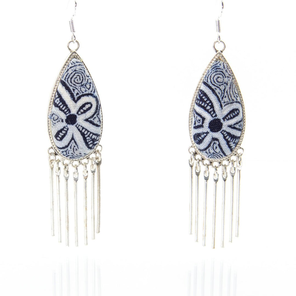 #product_nClassic Hand Dyed Batik Handmade Miao Silver Earringsame# - it&itself