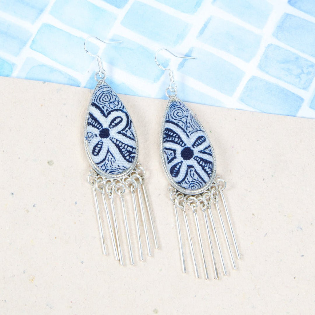 #product_nClassic Hand Dyed Batik Handmade Miao Silver Earringsame# - it&itself