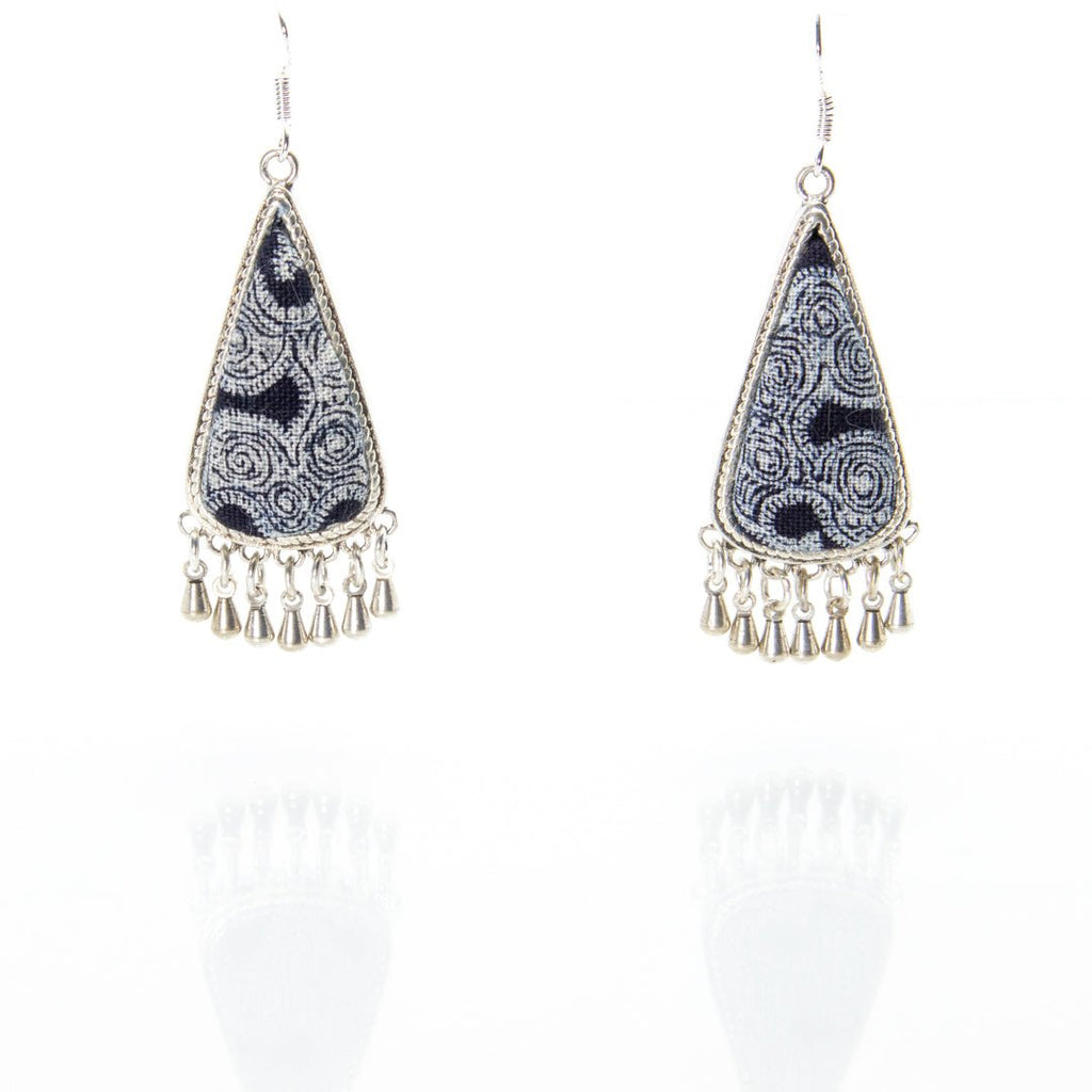 #product_nClassic Hand Dyed Batik Handmade Miao Silver Earringsame# - it&itself