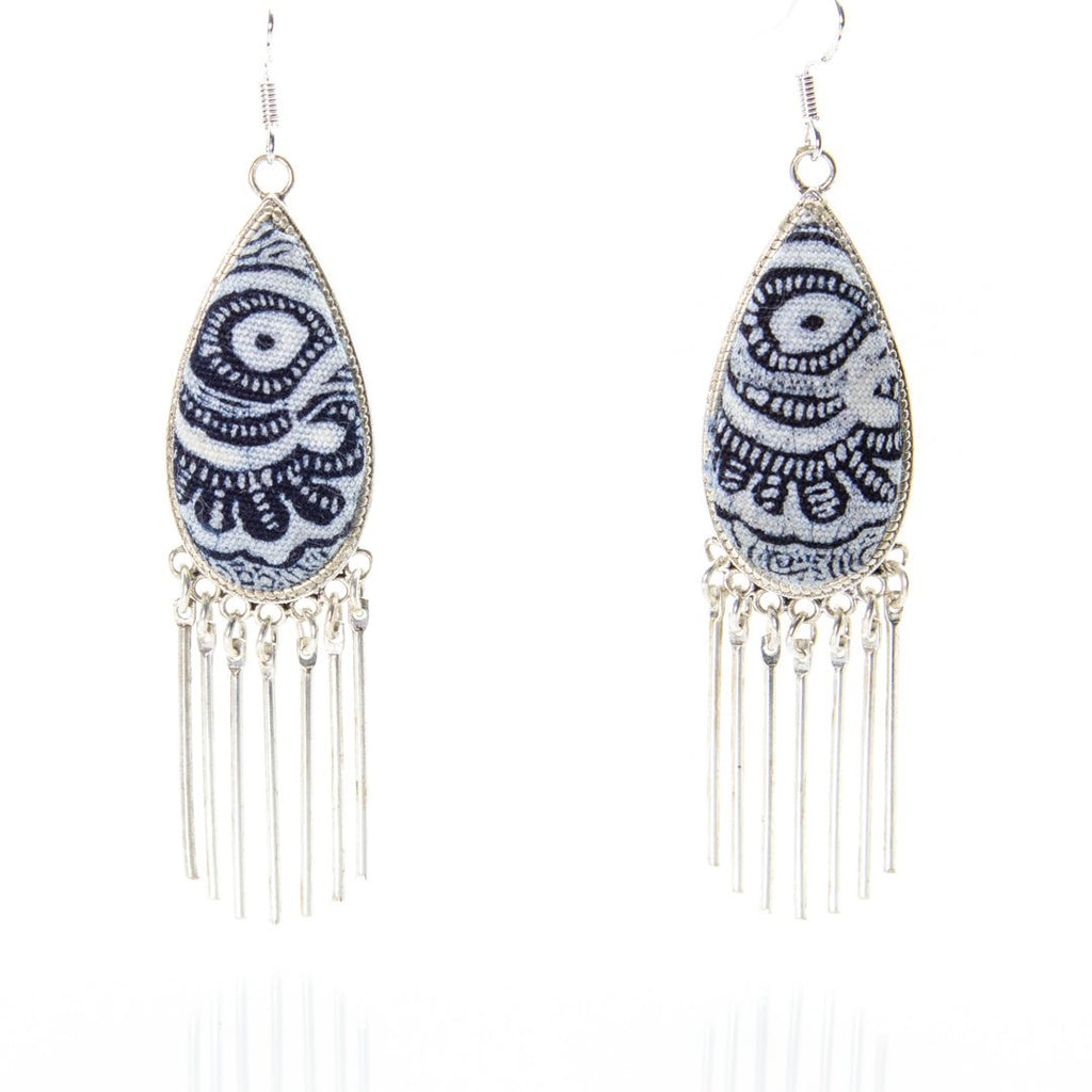 #product_nClassic Hand Dyed Batik Handmade Miao Silver Earringsame# - it&itself