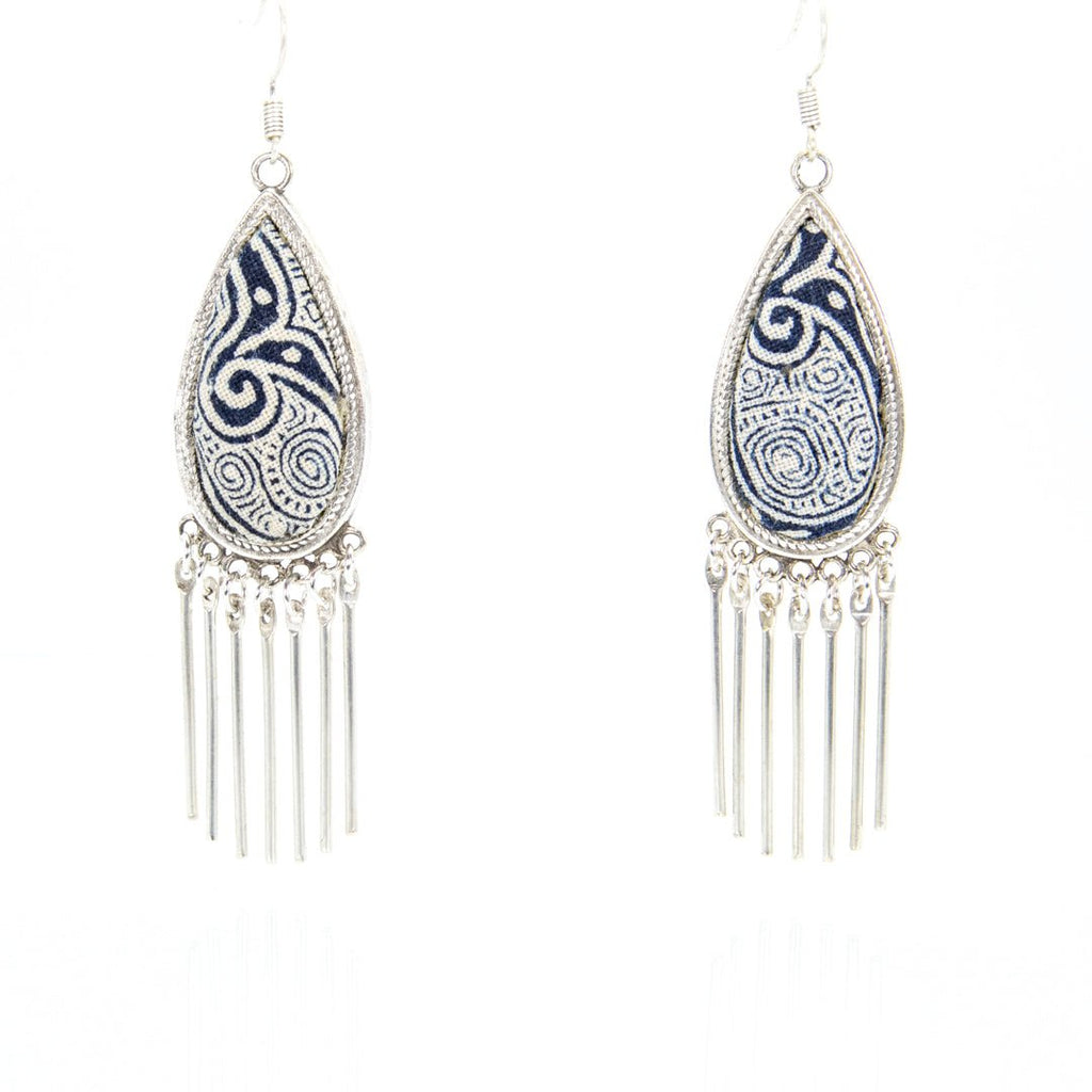 #product_nClassic Hand Dyed Batik Handmade Miao Silver Earringsame# - it&itself