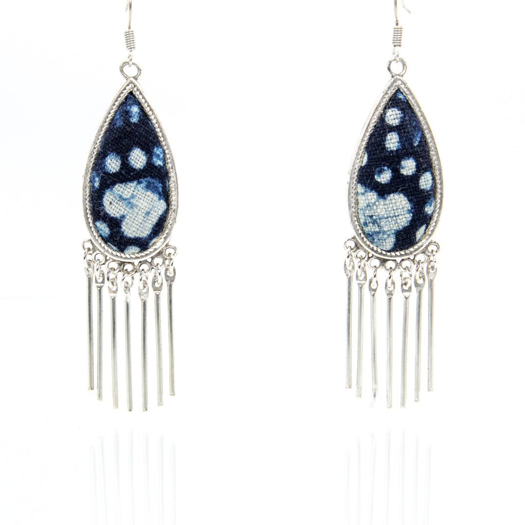 #product_nClassic Hand Dyed Batik Handmade Miao Silver Earringsame# - it&itself