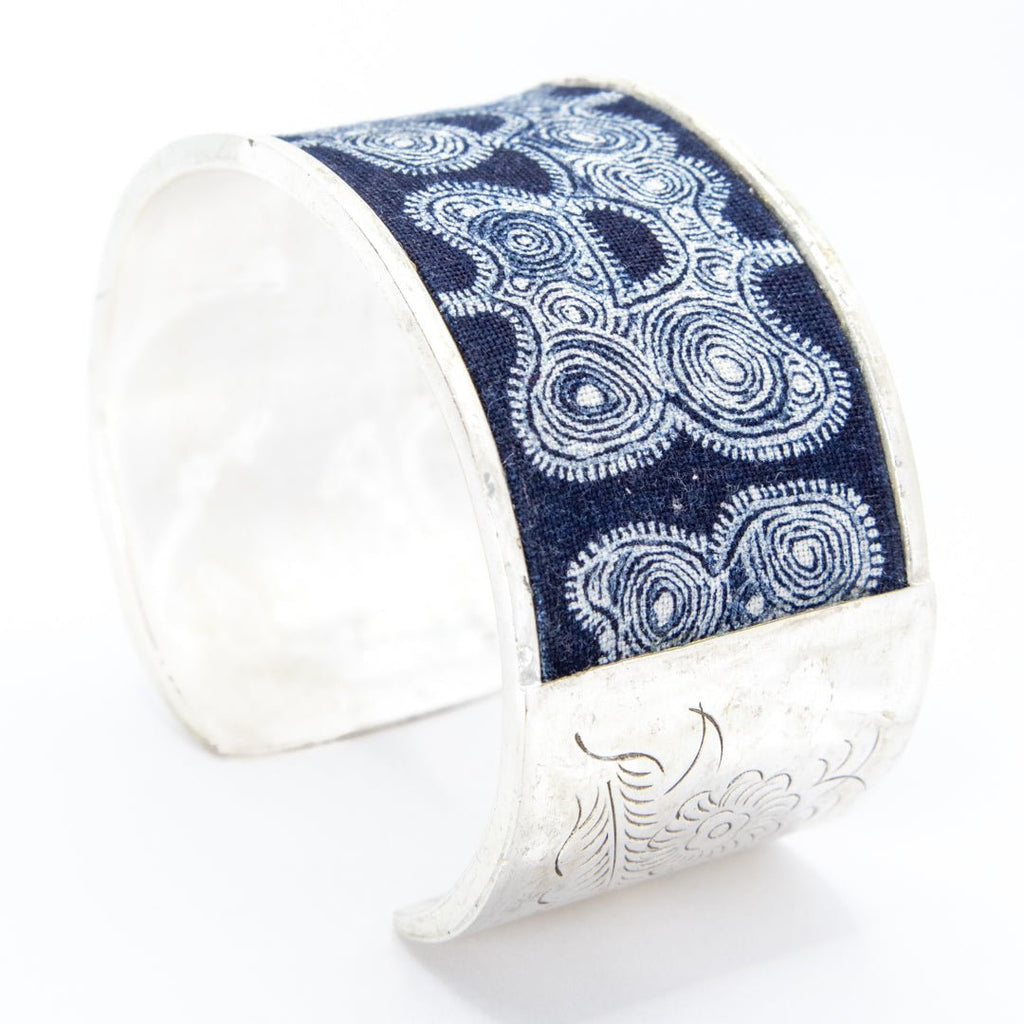 #product_nAntique Hand Drawn & Dyed Batik Fabric Silver Banglesame# - it&itself