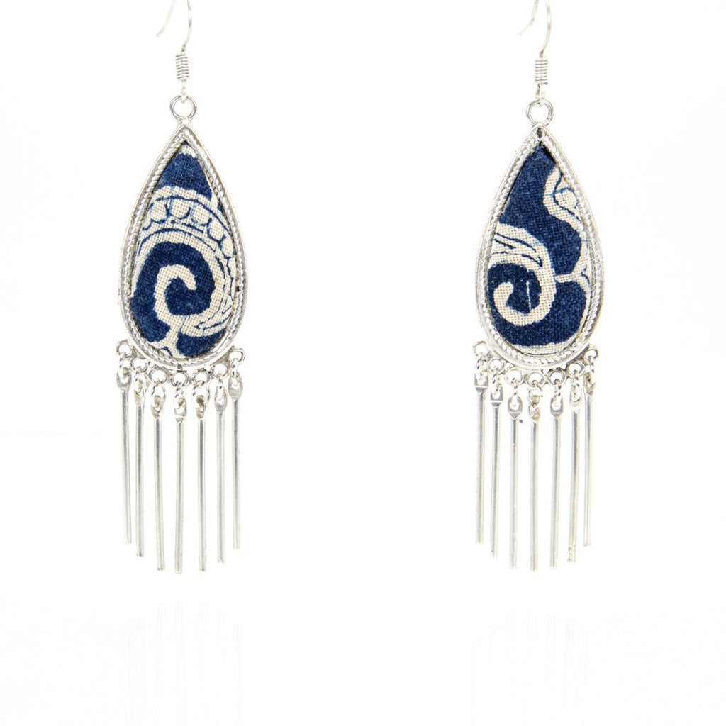 #product_nClassic Hand Dyed Batik Handmade Miao Silver Earringsame# - it&itself
