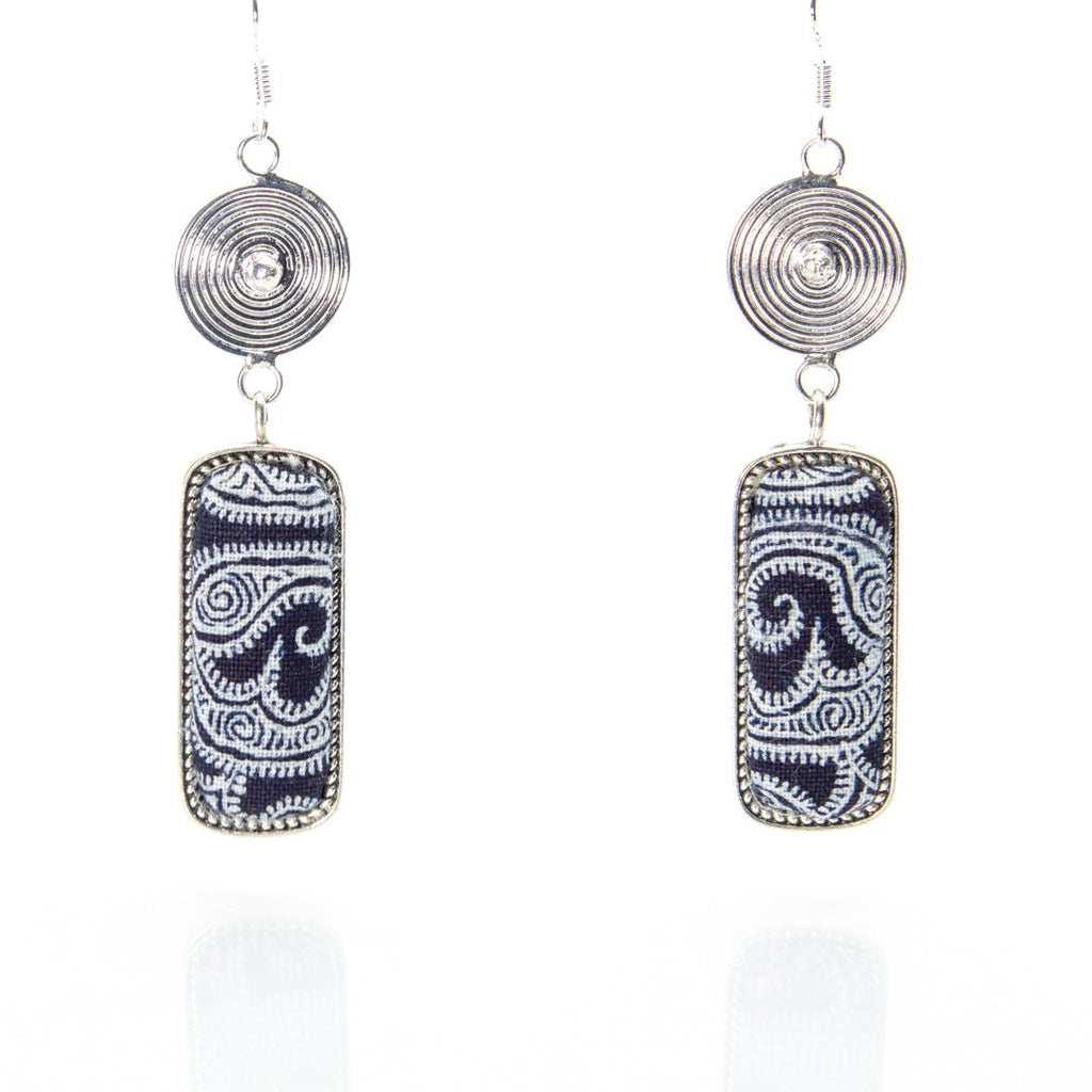 #product_nClassic Hand Dyed Batik Handmade Miao Silver Earringsame# - it&itself