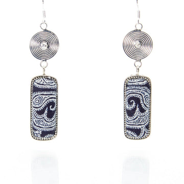 #product_nClassic Hand Dyed Batik Handmade Miao Silver Earringsame# - it&itself