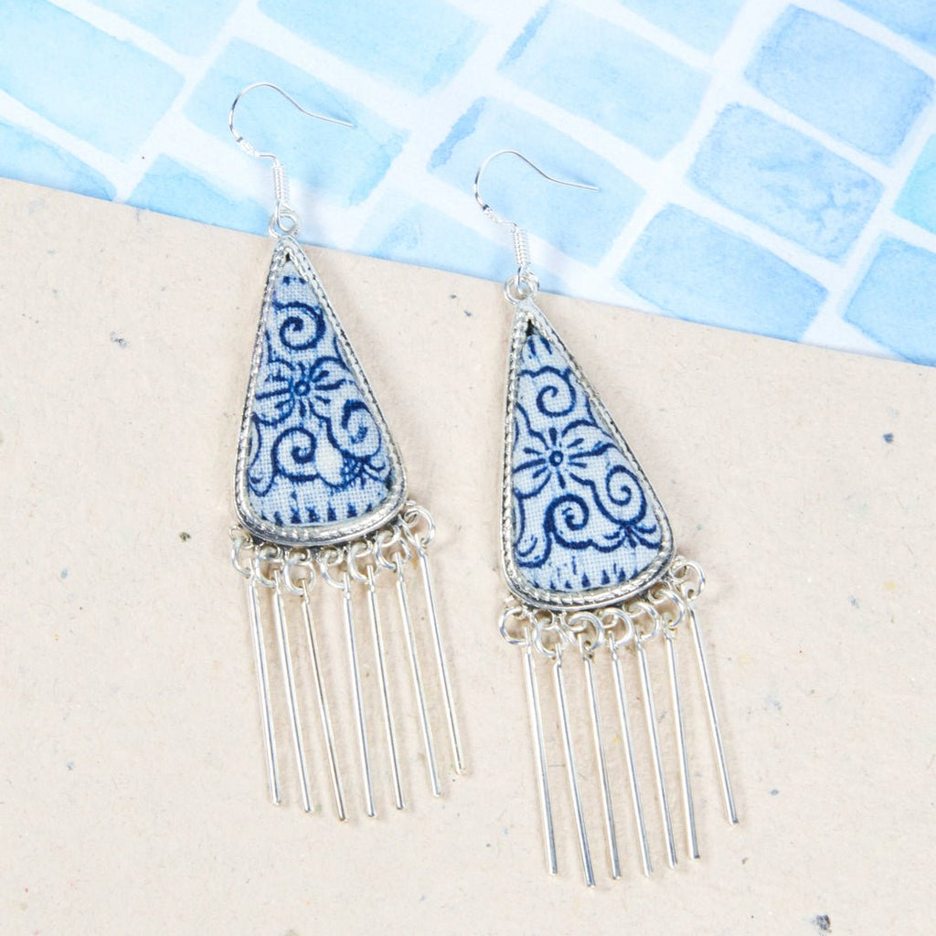 #product_nClassic Hand Dyed Batik Handmade Miao Silver Earringsame# - it&itself