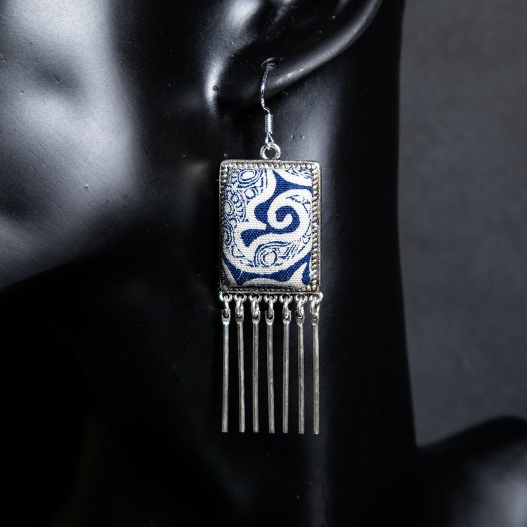 #product_nClassic Hand Dyed Batik Handmade Miao Silver Earringsame# - it&itself