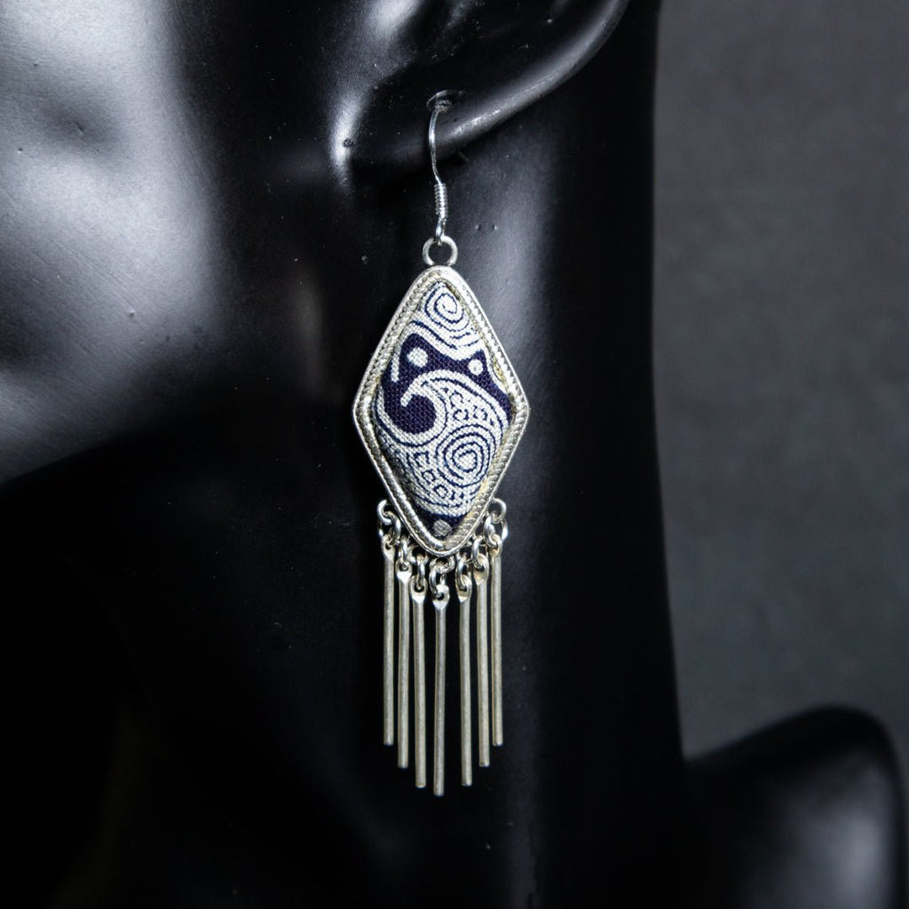 #product_nClassic Hand Dyed Batik Handmade Miao Silver Earringsame# - it&itself