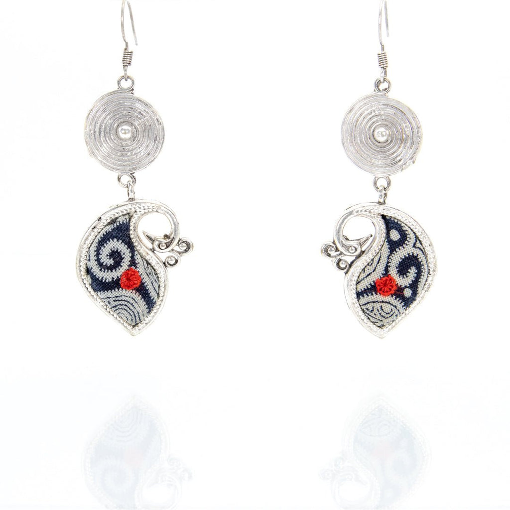 #product_nClassic Hand Dyed Batik Handmade Miao Silver Earringsame# - it&itself
