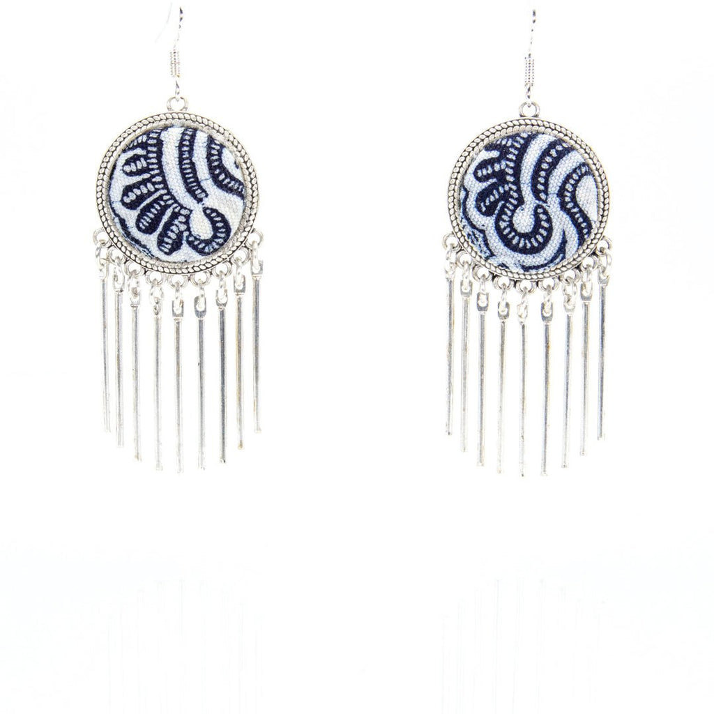 #product_nClassic Hand Dyed Batik Handmade Miao Silver Earringsame# - it&itself