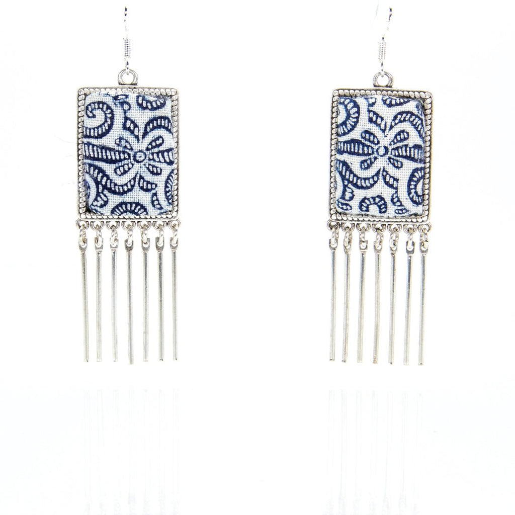 #product_nClassic Hand Dyed Batik Handmade Miao Silver Earringsame# - it&itself