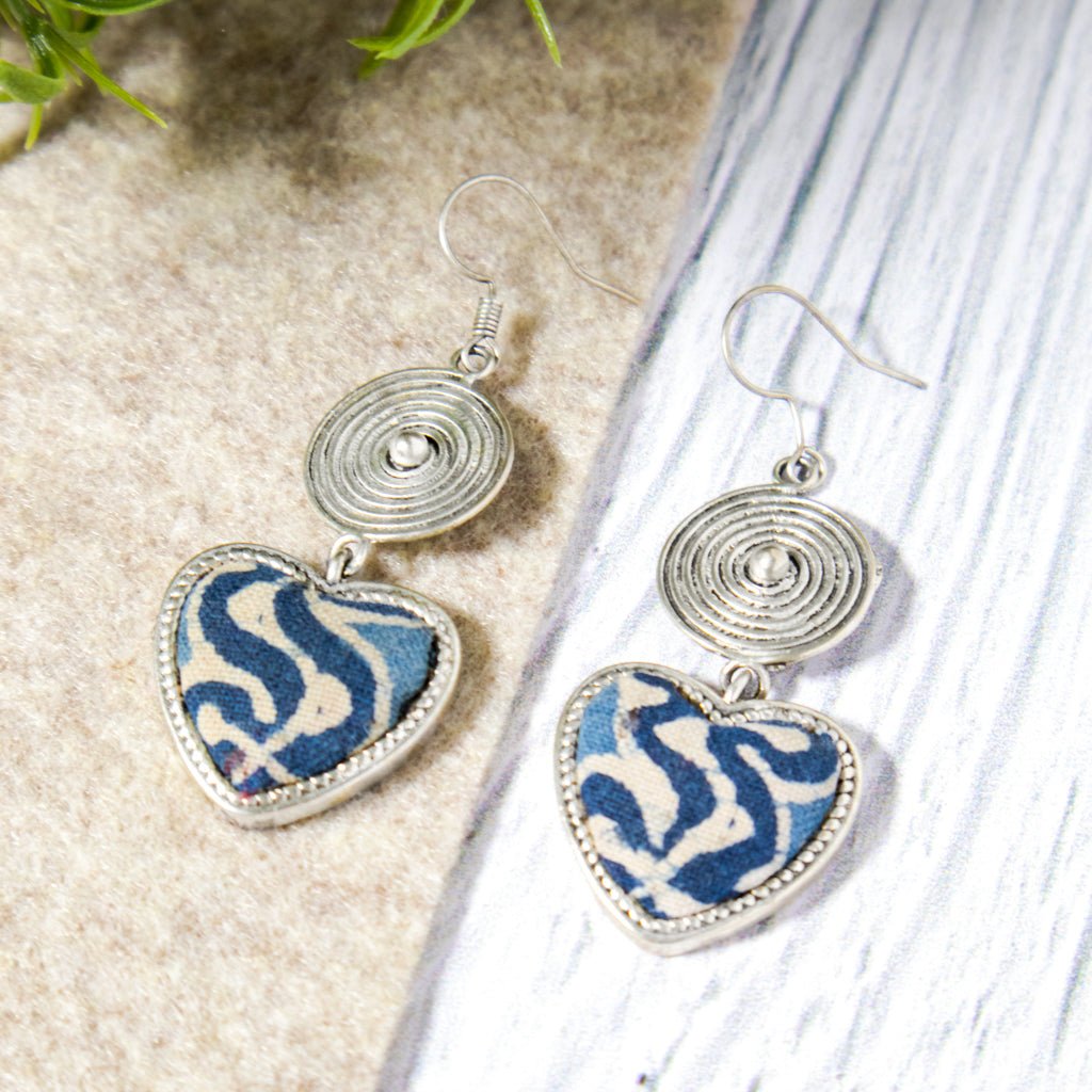 #product_nClassic Hand Dyed Batik Handmade Miao Silver Earringsame# - it&itself