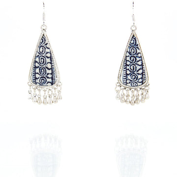 #product_nClassic Hand Dyed Batik Handmade Miao Silver Earringsame# - it&itself