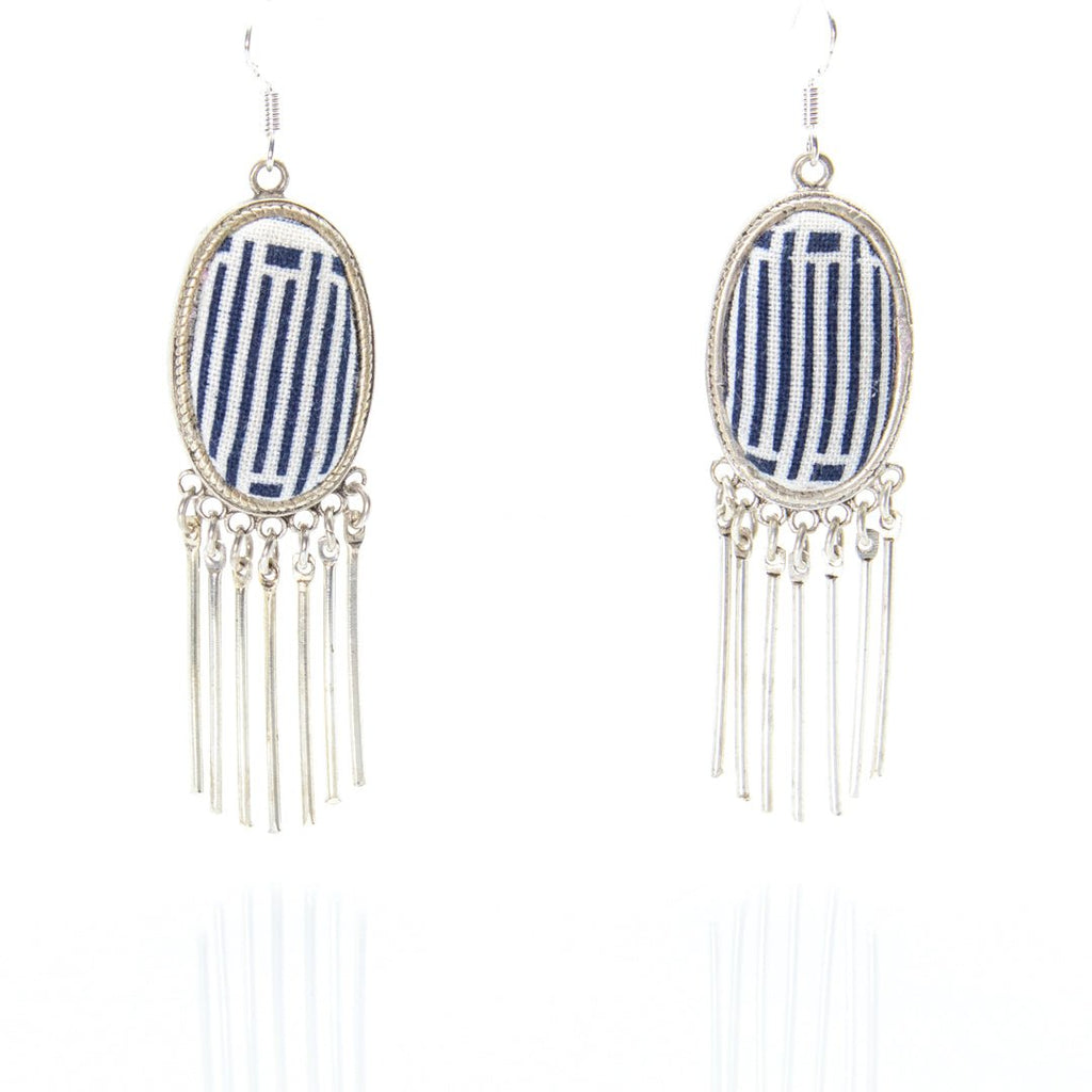 #product_nClassic Hand Dyed Batik Handmade Miao Silver Earringsame# - it&itself