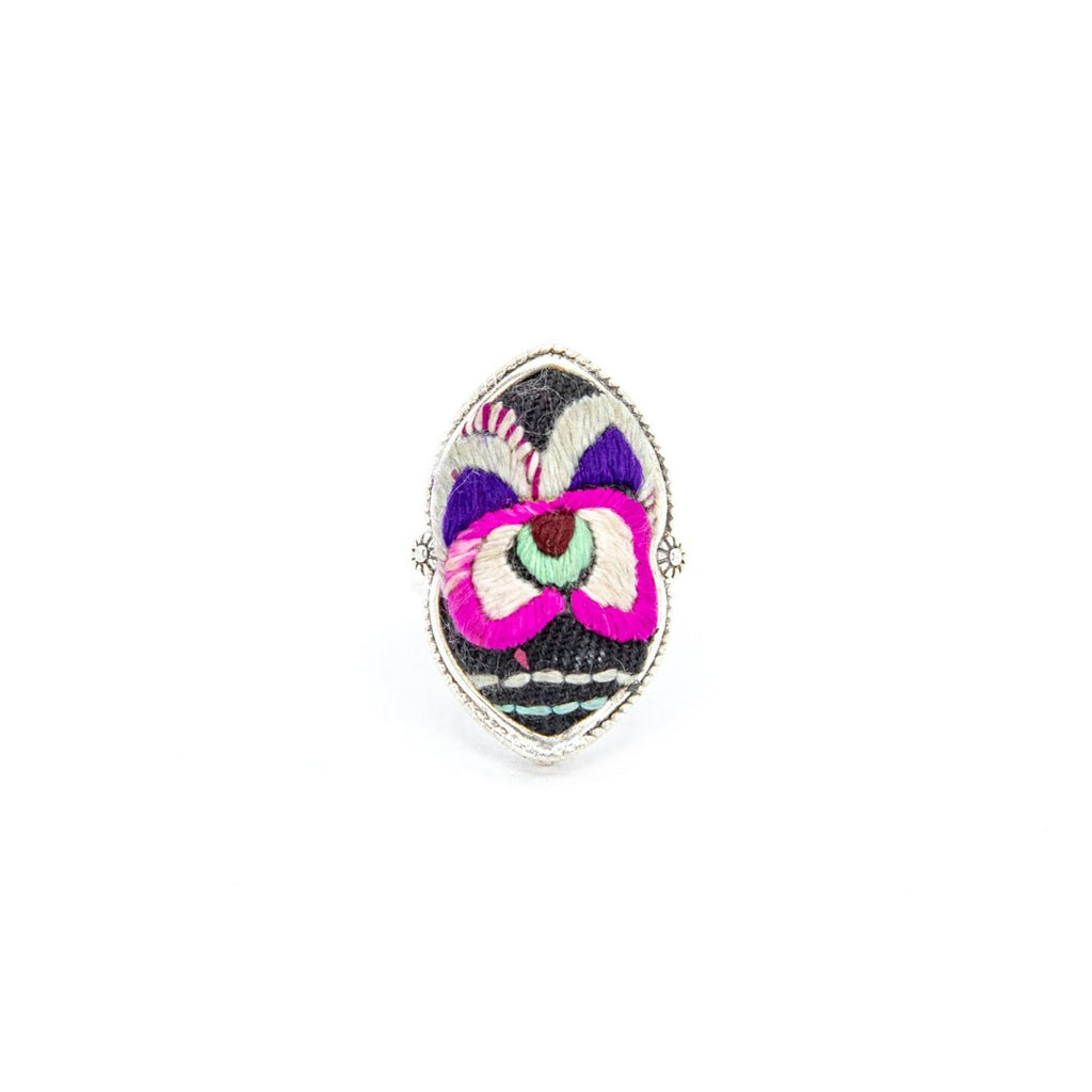 #product_nHand Embroidered Silver Adjustable Ringsame# - it&itself