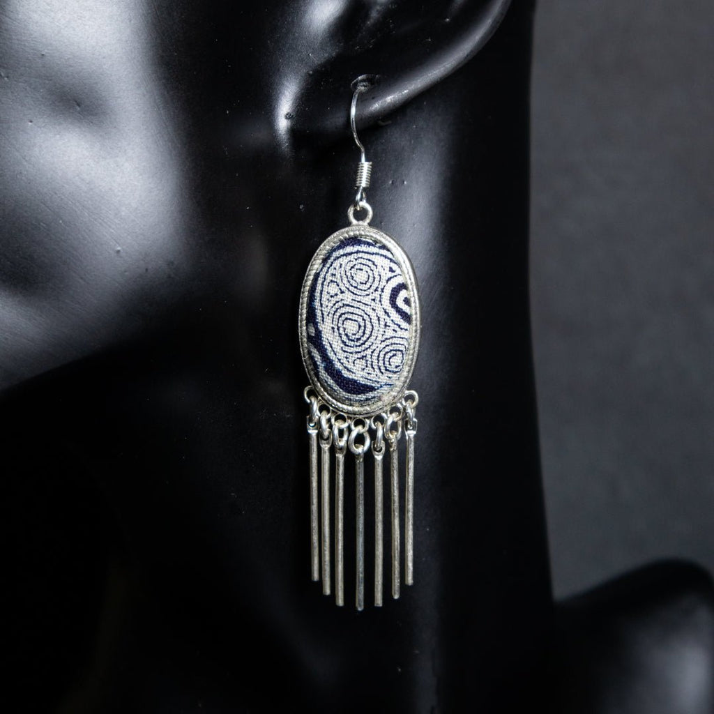#product_nClassic Hand Dyed Batik Handmade Miao Silver Earringsame# - it&itself