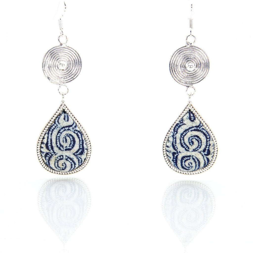 #product_nClassic Hand Dyed Batik Handmade Miao Silver Earringsame# - it&itself