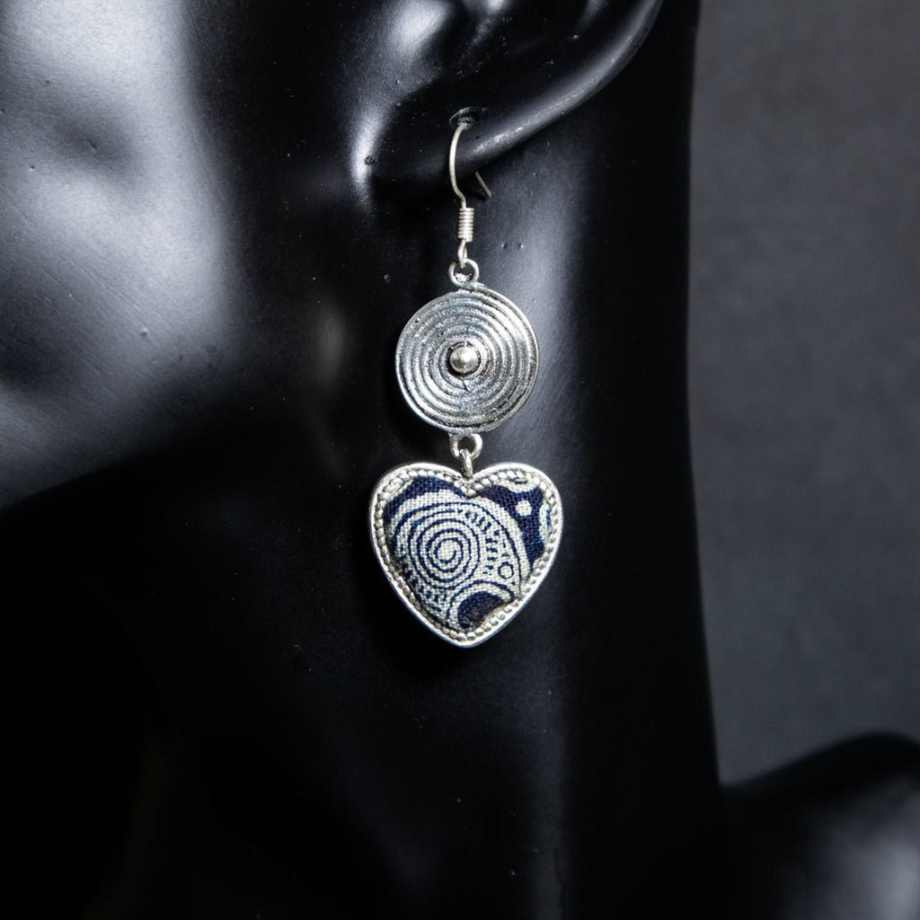 #product_nClassic Hand Dyed Batik Handmade Miao Silver Earringsame# - it&itself