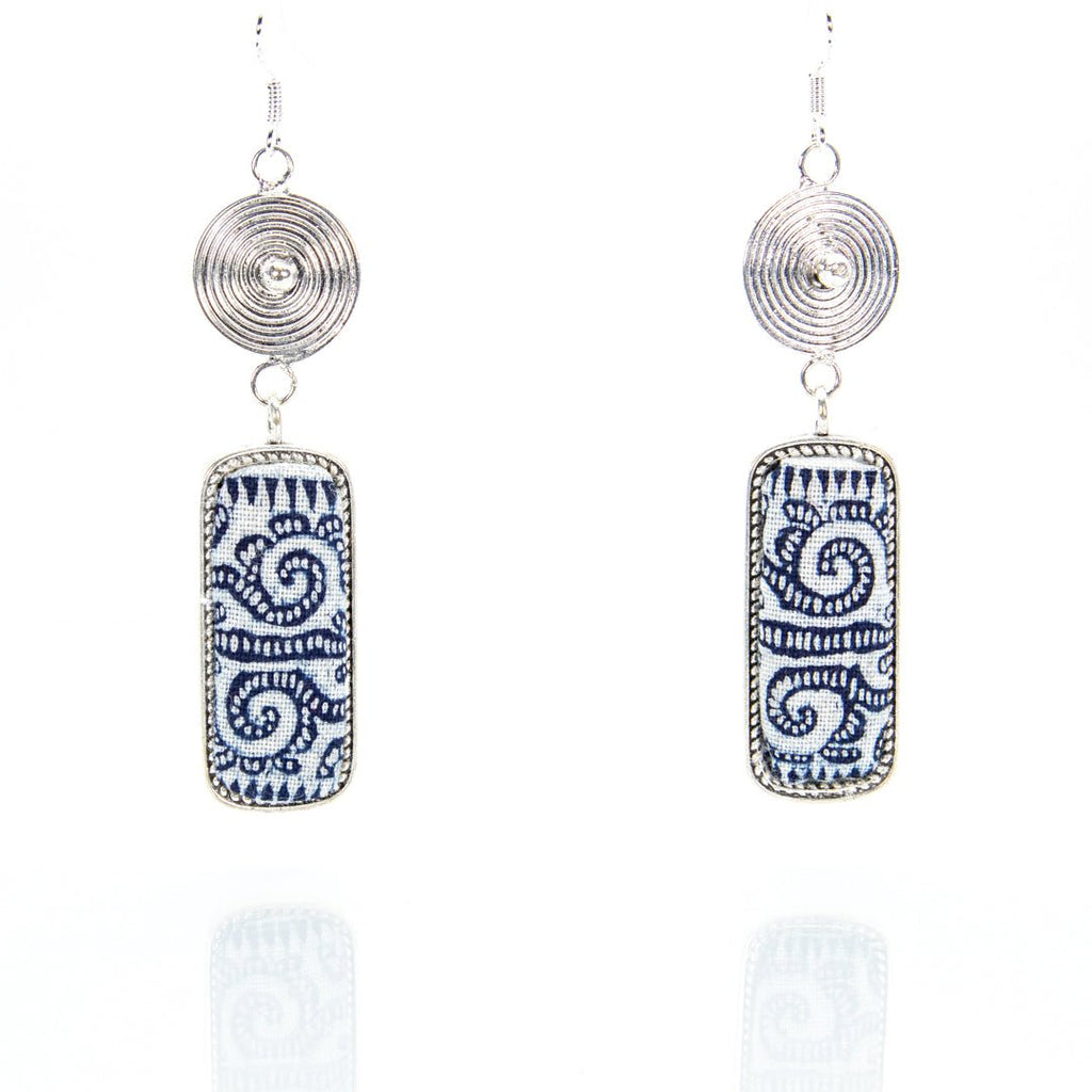 #product_nClassic Hand Dyed Batik Handmade Miao Silver Earringsame# - it&itself