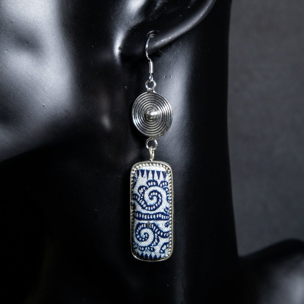 #product_nClassic Hand Dyed Batik Handmade Miao Silver Earringsame# - it&itself