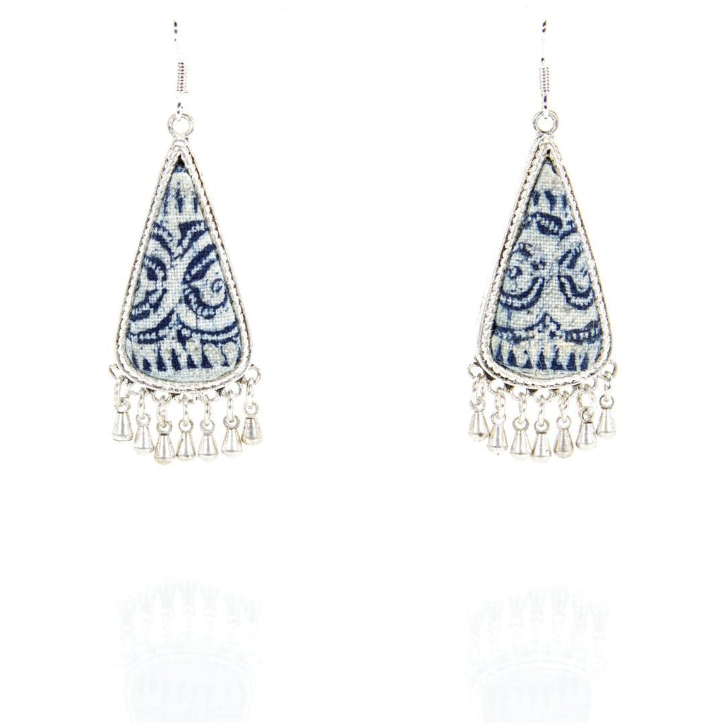 #product_nClassic Hand Dyed Batik Handmade Miao Silver Earringsame# - it&itself