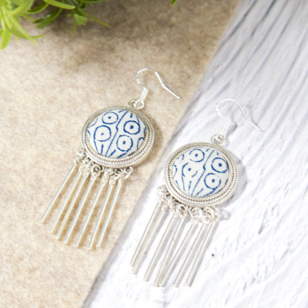 #product_nClassic Hand Dyed Batik Handmade Miao Silver Earringsame# - it&itself