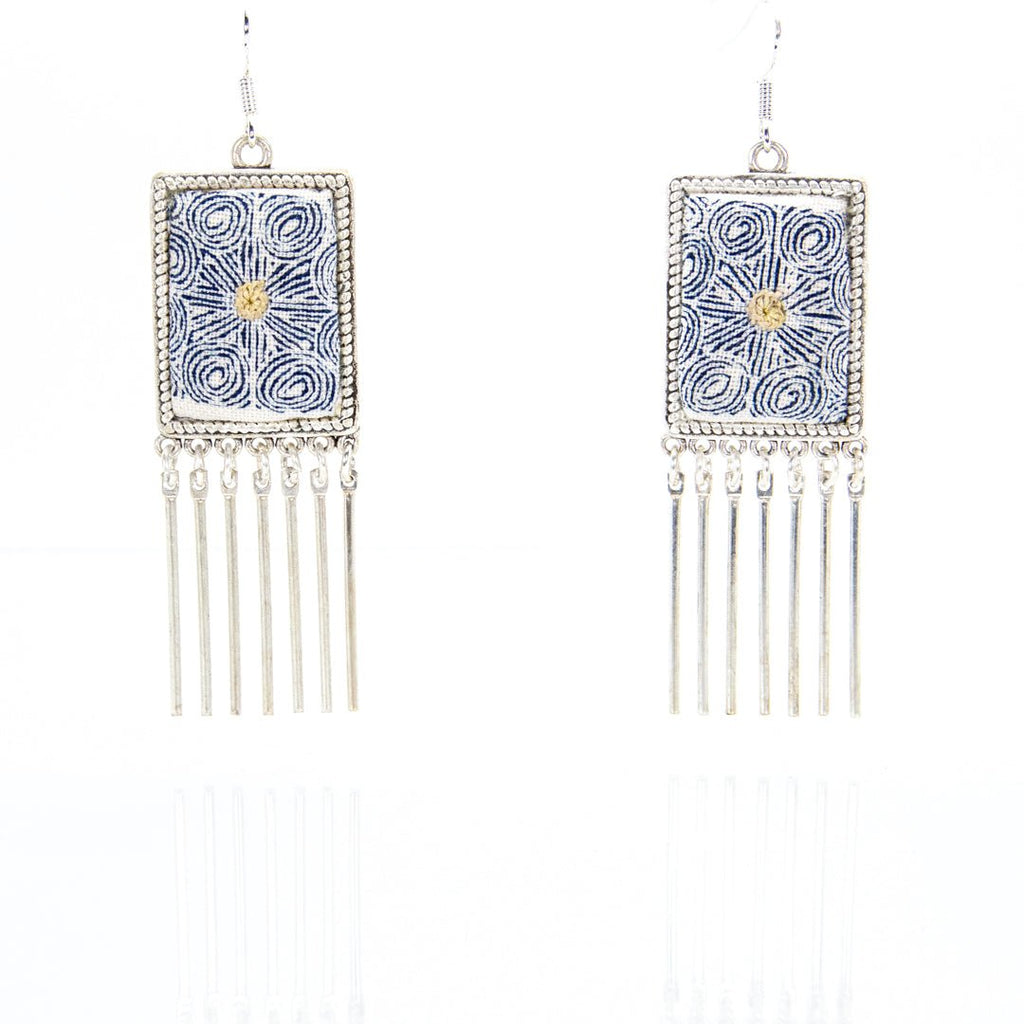 #product_nClassic Hand Dyed Batik Handmade Miao Silver Earringsame# - it&itself