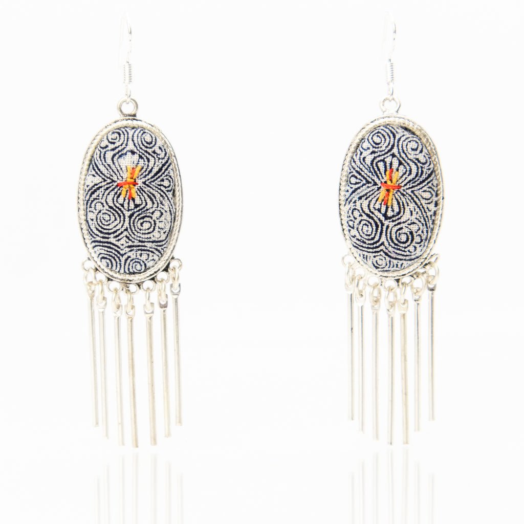 #product_nClassic Hand Dyed Batik Handmade Miao Silver Earringsame# - it&itself