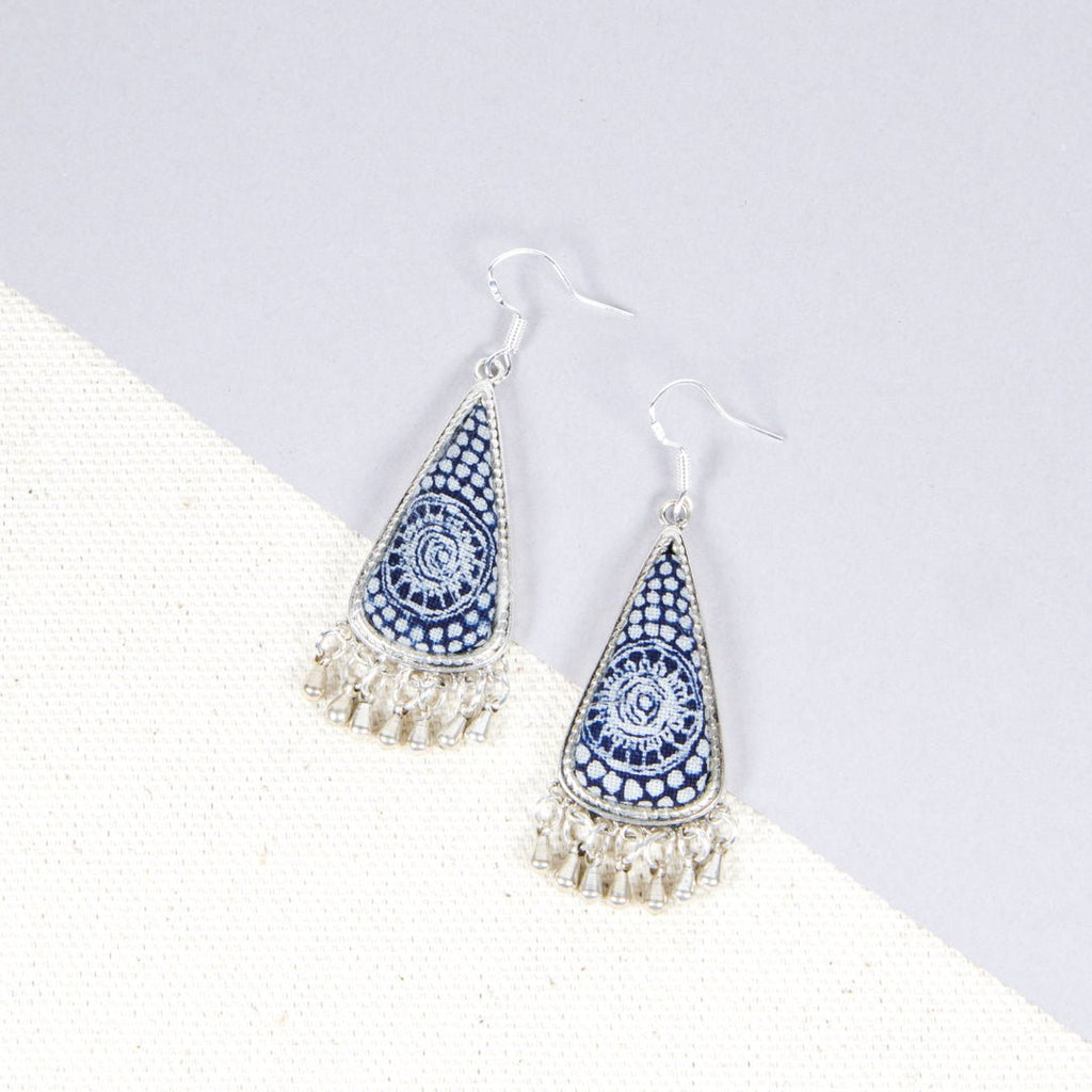 #product_nClassic Hand Dyed Batik Handmade Miao Silver Earringsame# - it&itself