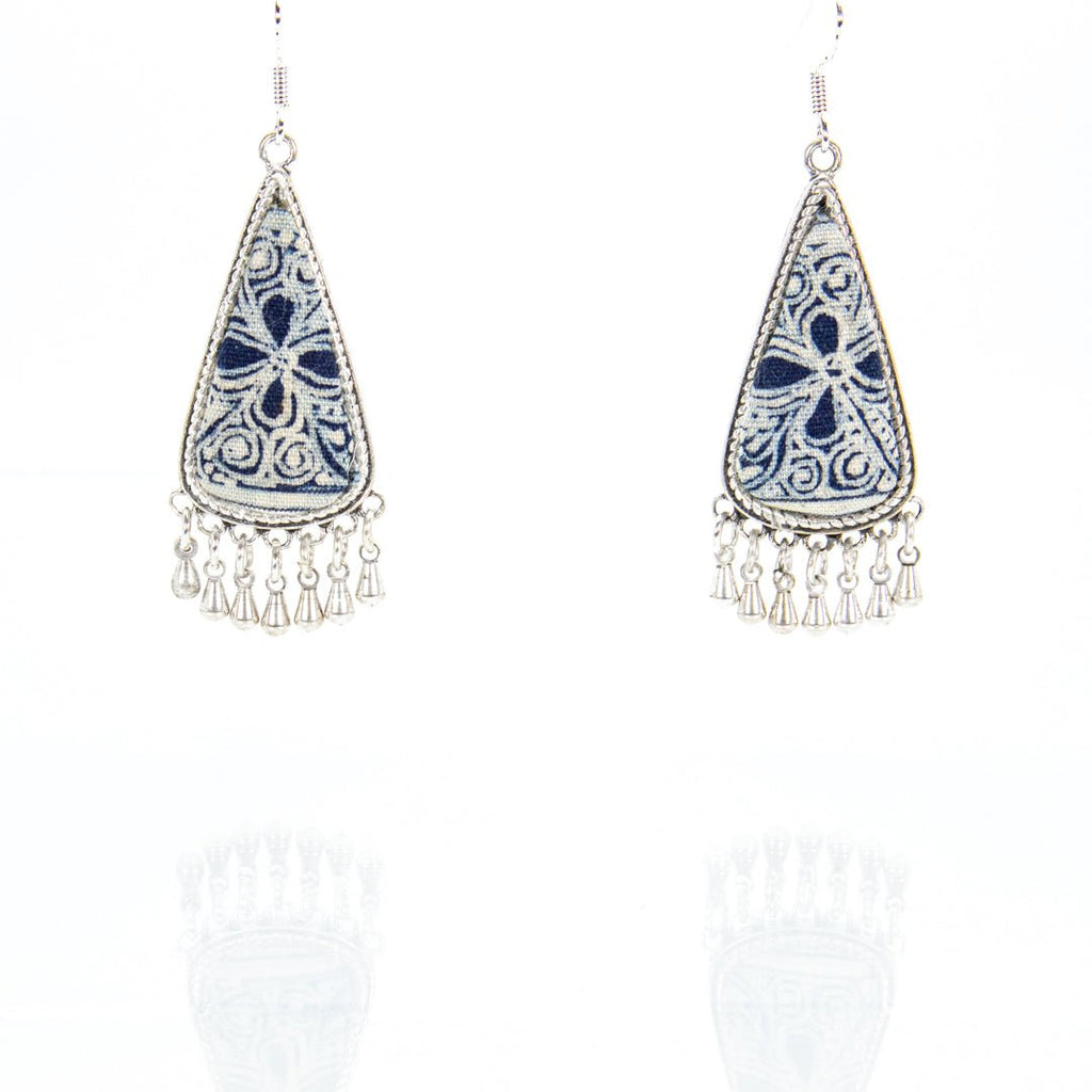 #product_nClassic Hand Dyed Batik Handmade Miao Silver Earringsame# - it&itself
