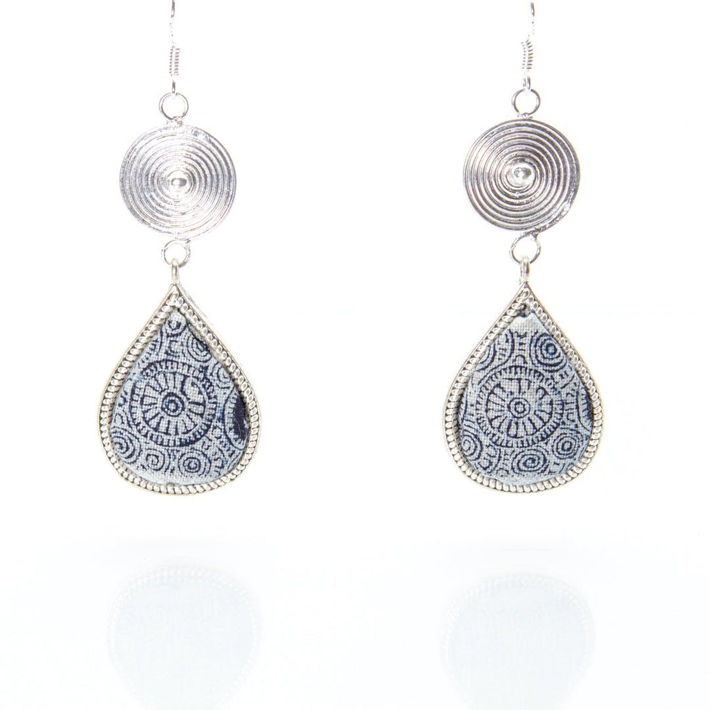 #product_nClassic Hand Dyed Batik Handmade Miao Silver Earringsame# - it&itself