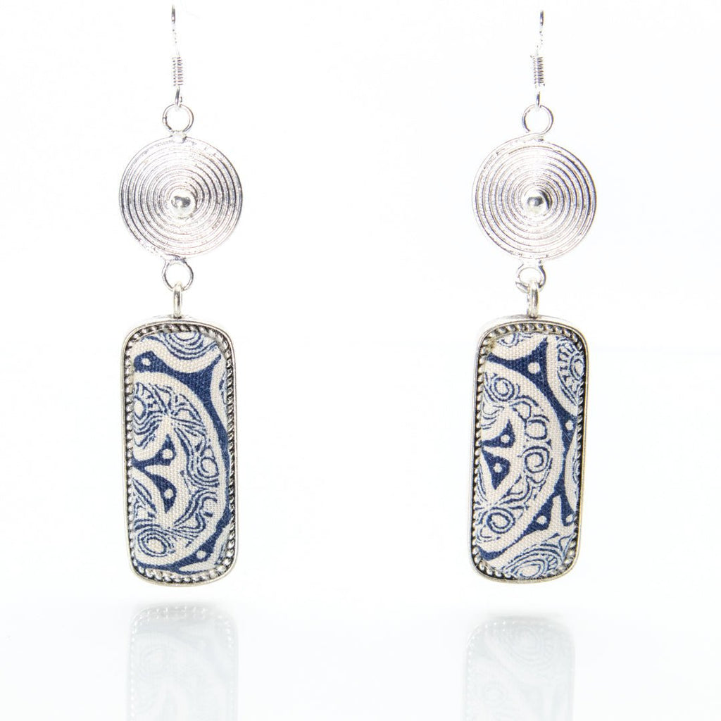 #product_nClassic Hand Dyed Batik Handmade Miao Silver Earringsame# - it&itself