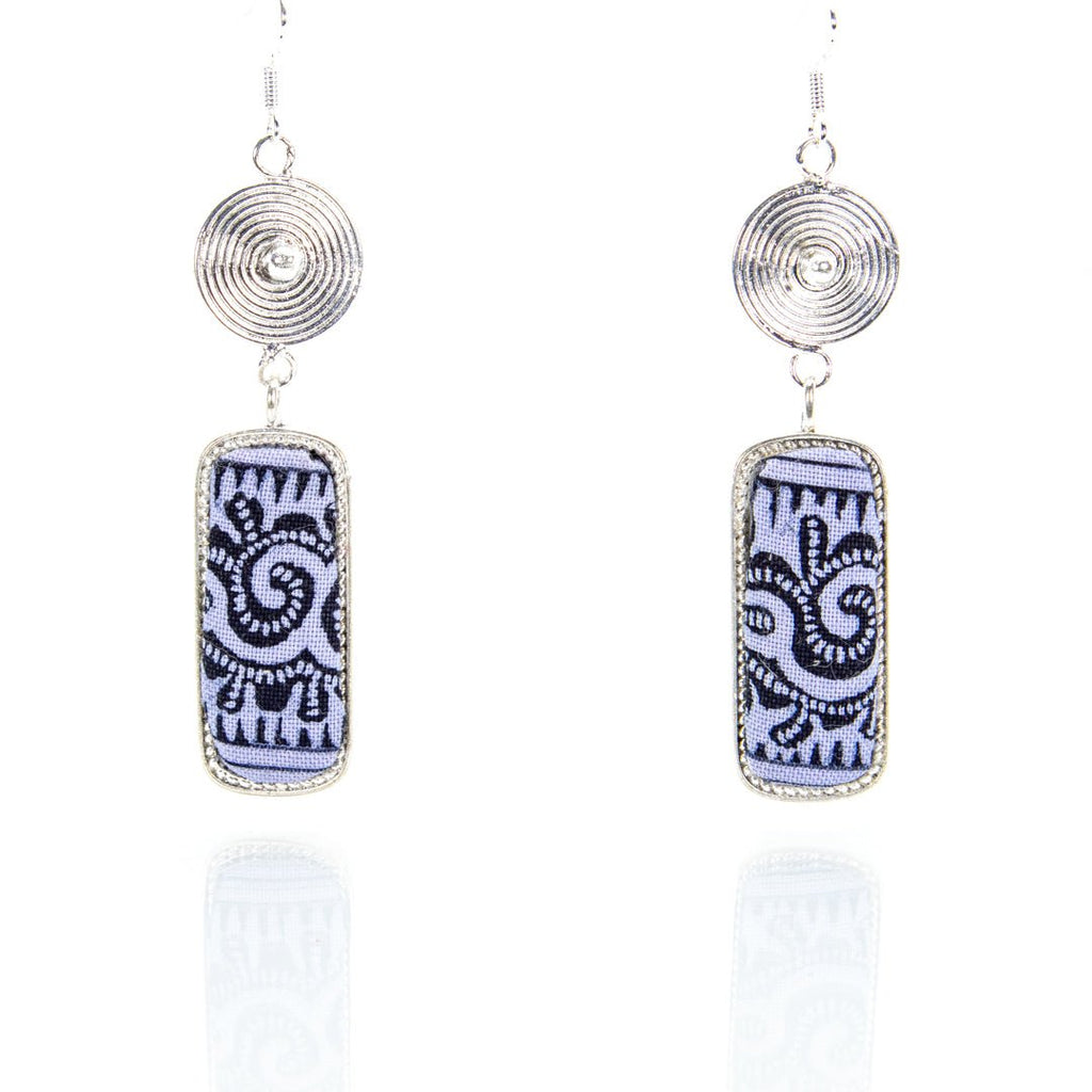 #product_nClassic Hand Dyed Batik Handmade Miao Silver Earringsame# - it&itself