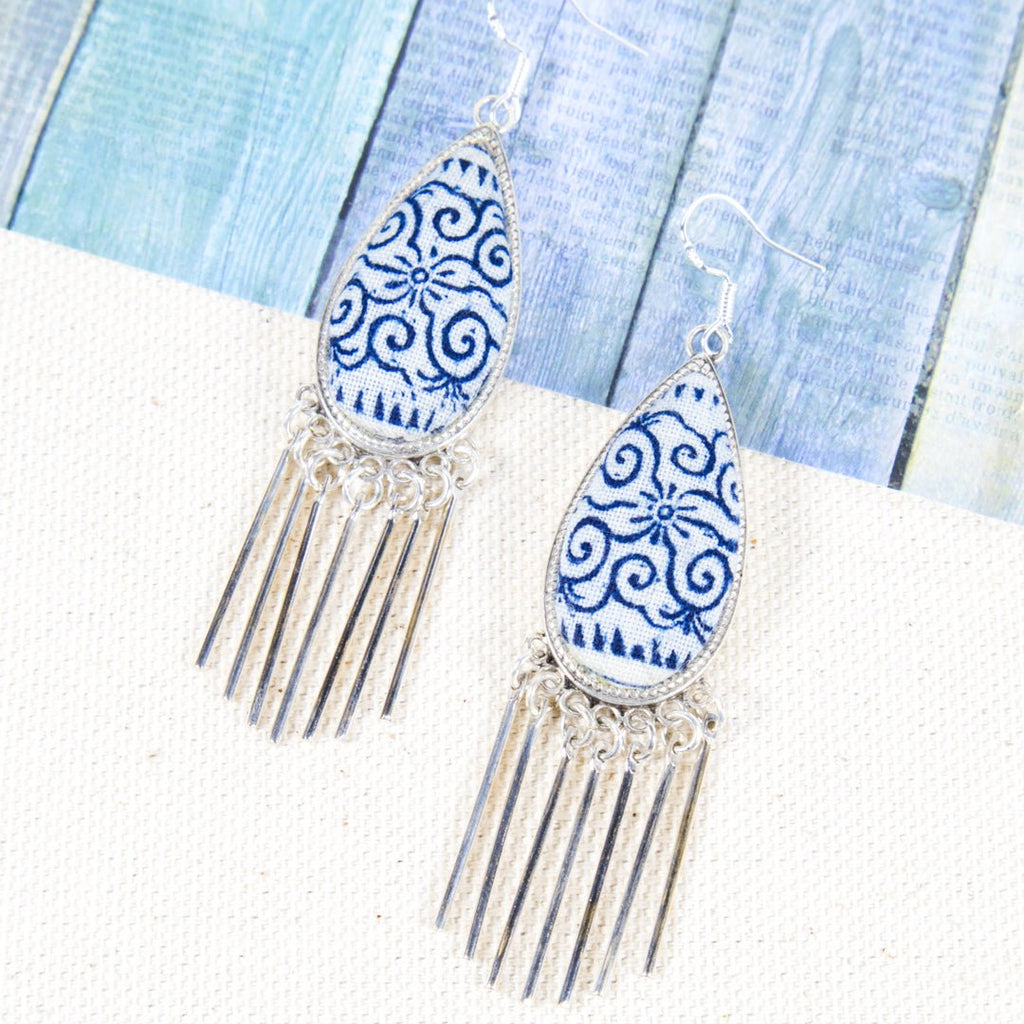 #product_nClassic Hand Dyed Batik Handmade Miao Silver Earringsame# - it&itself
