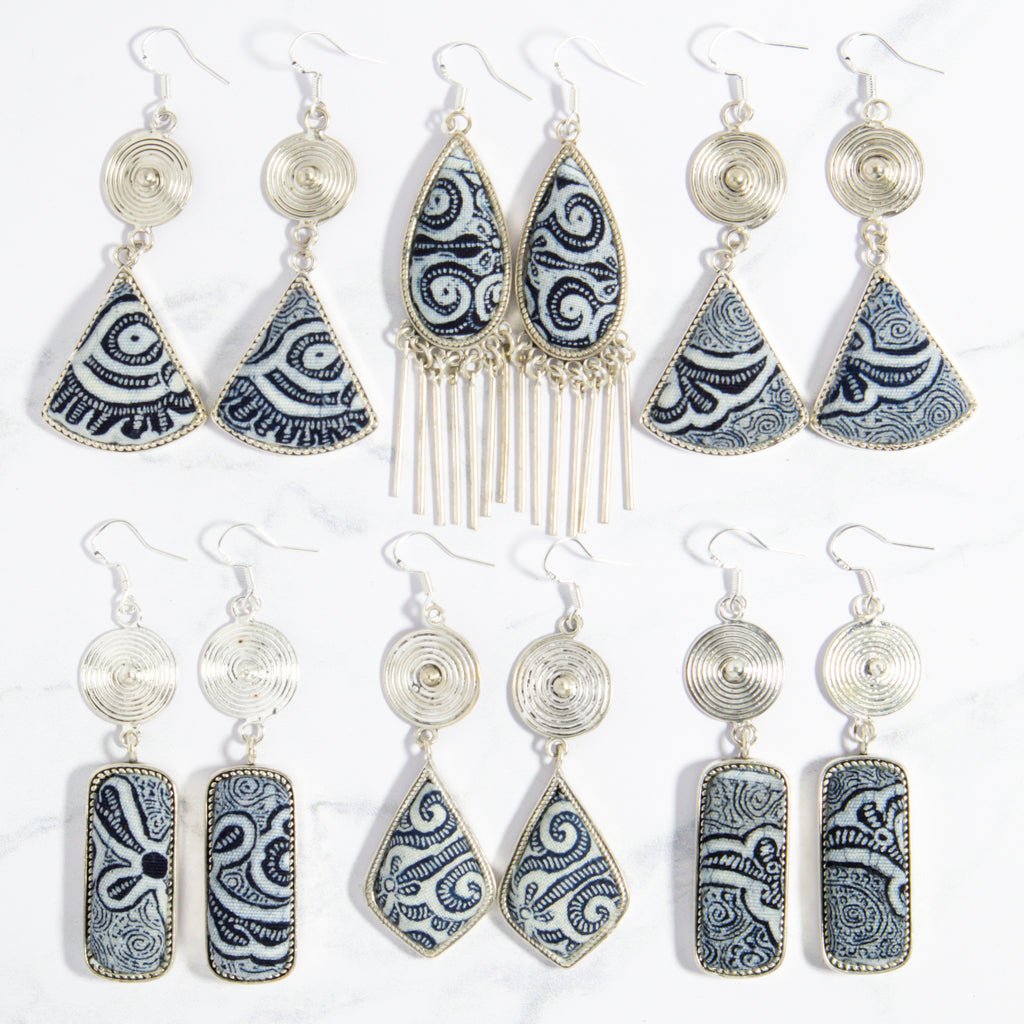 #product_nClassic Hand Dyed Batik Handmade Miao Silver Earringsame# - it&itself