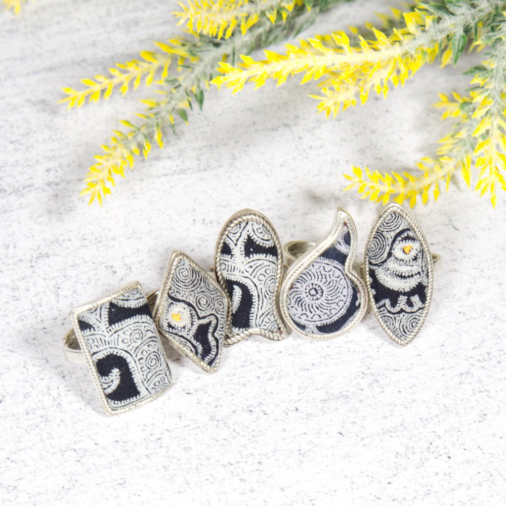 #product_nFish Shape Hand Dyed Batik Fabric Adjustable Ringsame# - it&itself