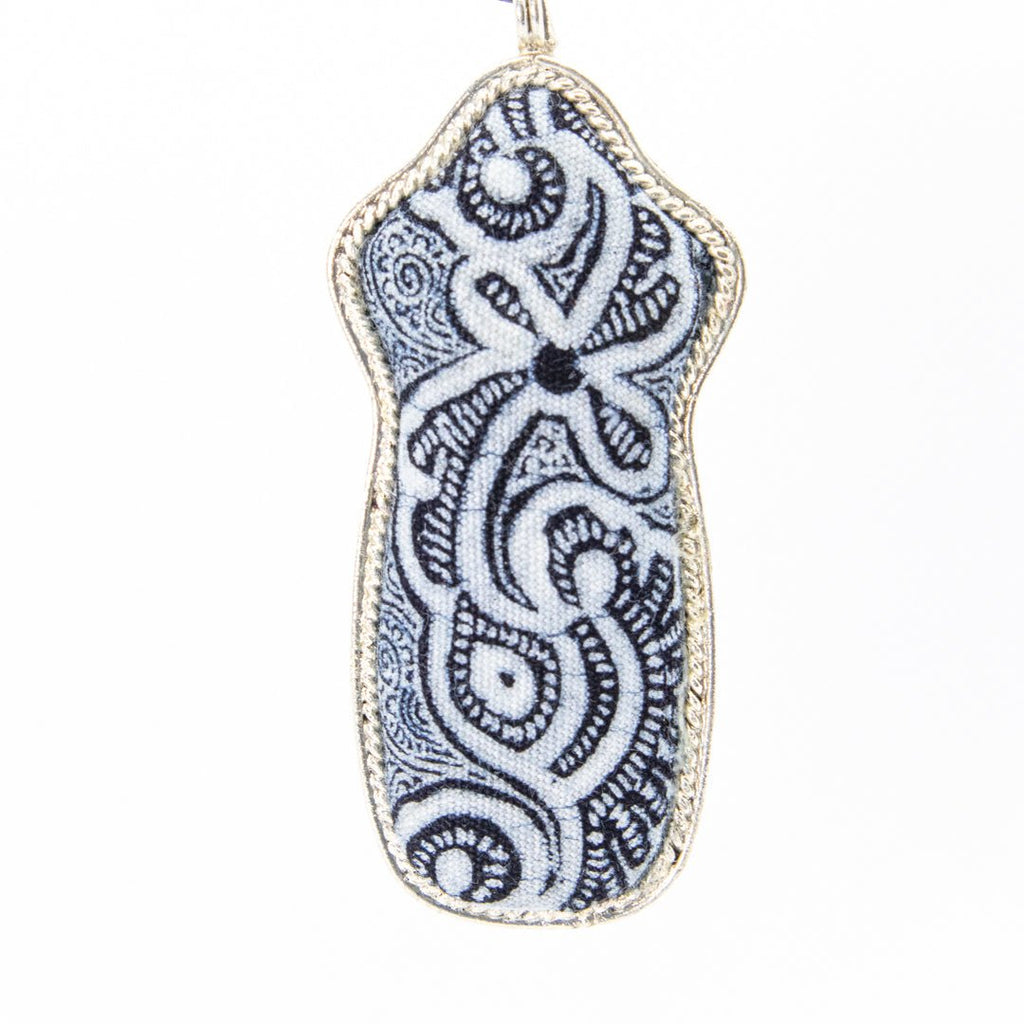 #product_nHand Drawn & Dyed Batik Wax Fabric Silver Necklaceame# - it&itself