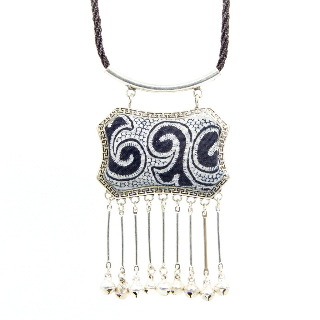 #product_nHand Drawn & Dyed Batik Wax Fabric Silver Necklaceame# - it&itself