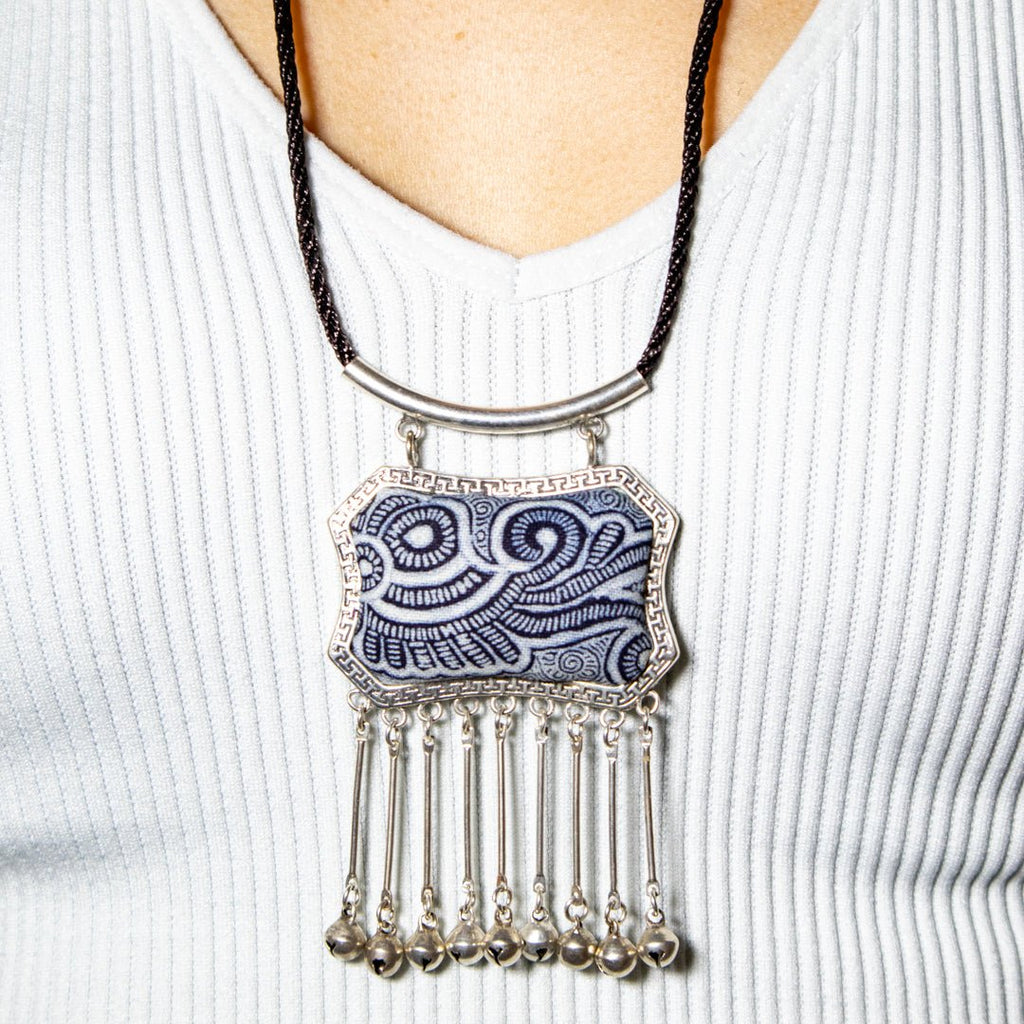 #product_nHand Drawn & Dyed Batik Wax Fabric Silver Necklaceame# - it&itself