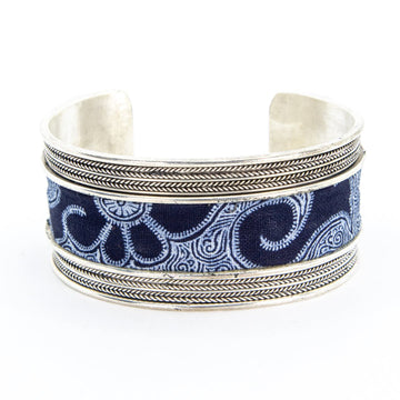 #product_nAntique Hand Drawn & Dyed Batik Fabric Silver Banglesame# - it&itself