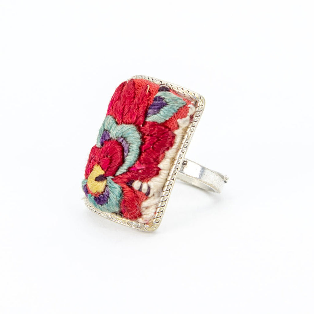#product_nHand Embroidered Silver Adjustable Ringsame# - it&itself